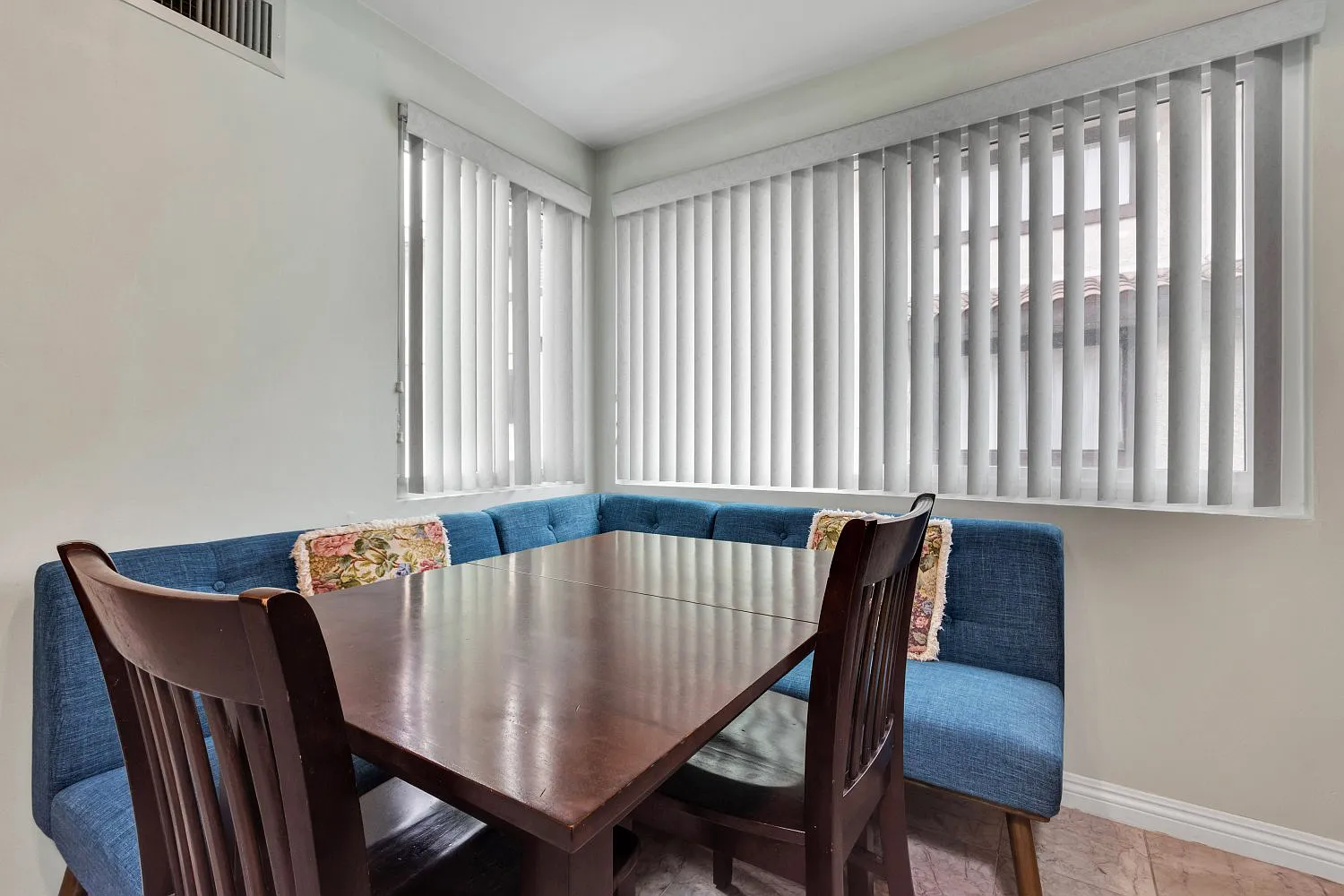 43bd63fe0f752a66c3b2989bf33e4337-uncropped_scaled_within_1536_1152