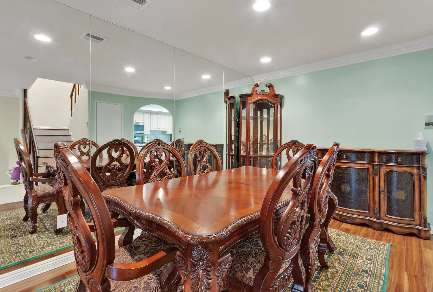 5e2ee3a43c7824025f6ee2408dda5f98-uncropped_scaled_within_1536_1152