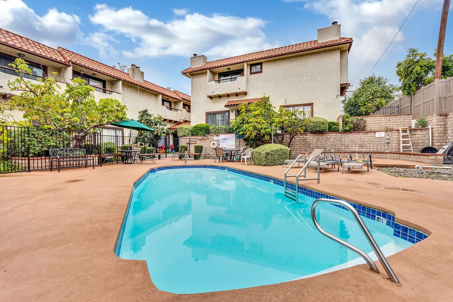 5e91f4eabc35ff05f18165165a4ffb70-uncropped_scaled_within_1536_1152