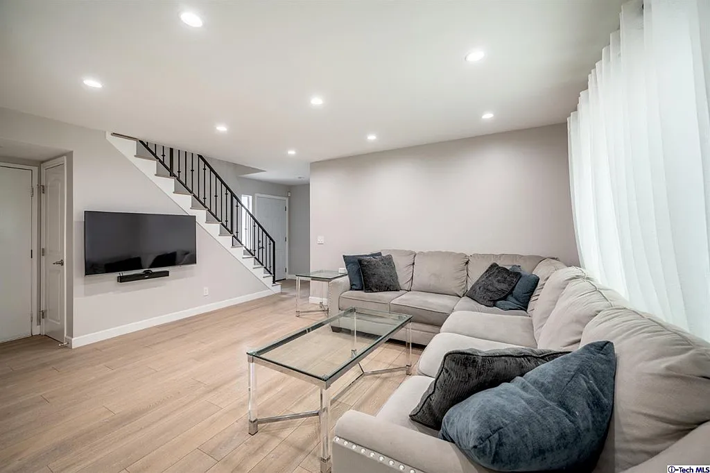 78d395291fb27ad86734522c6a091290-uncropped_scaled_within_1536_1152