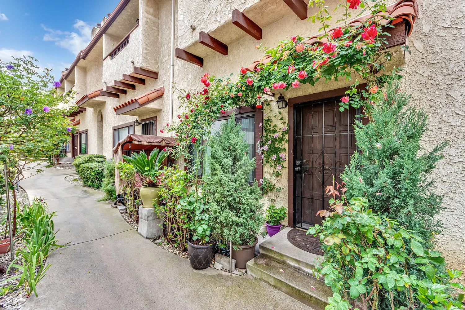 881d73936eefc5687ad3040ee9d366bd-uncropped_scaled_within_1536_1152