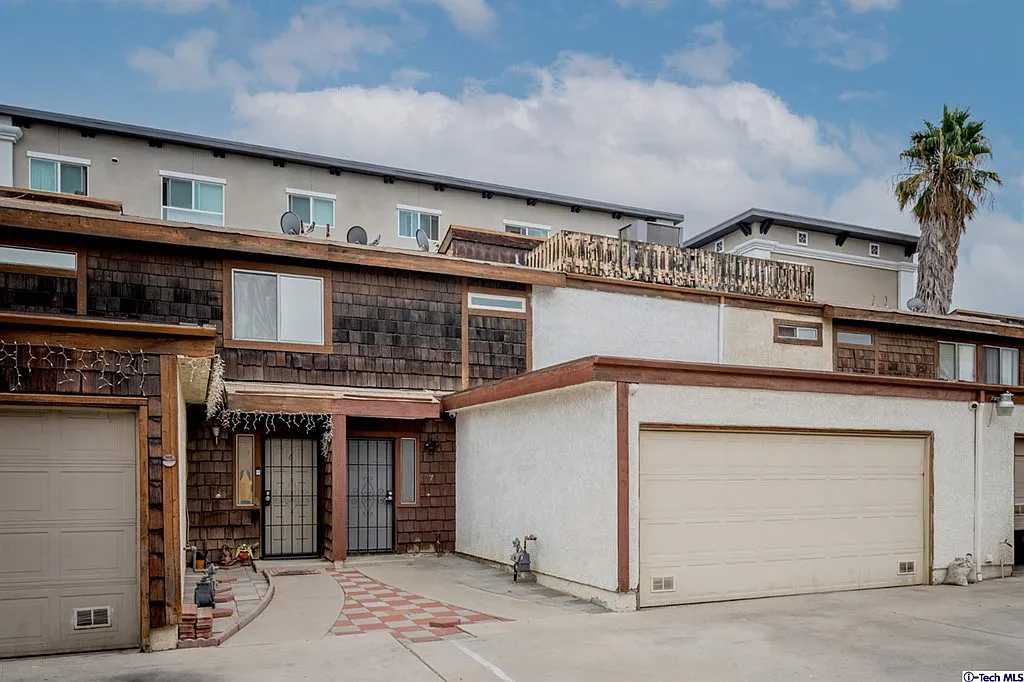 ab7bcb14eba9d8adb28987c11dd99754-uncropped_scaled_within_1536_1152