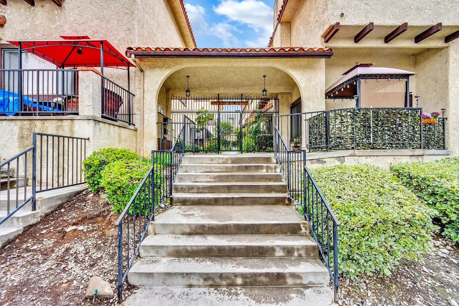 bccca26da58e996ef42f845350e8e1ee-uncropped_scaled_within_1536_1152